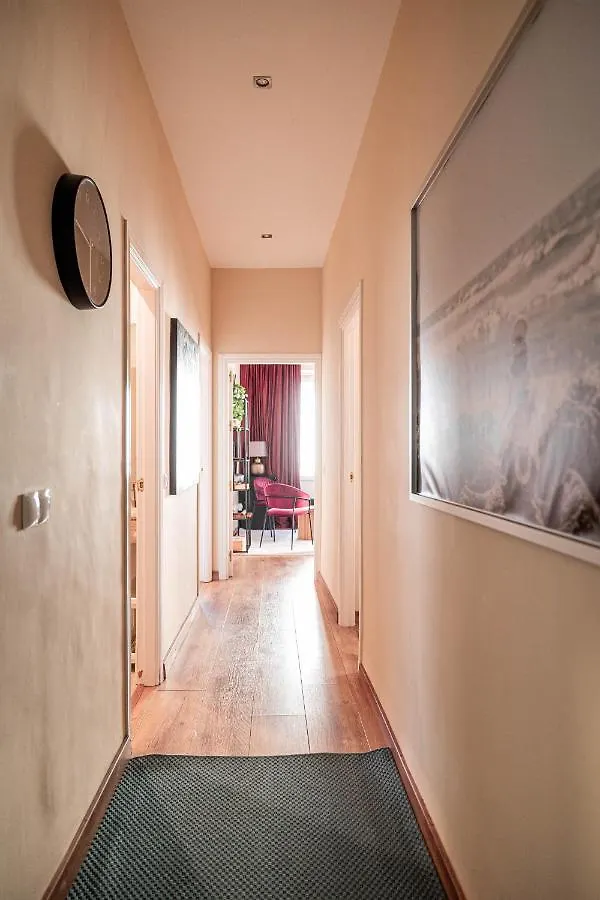 Shiny Mik Super Family Apartment Malaga