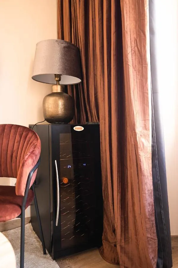 Shiny Mik Super Family Apartment Malaga