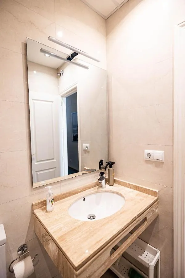 Shiny Mik Super Family Apartment Malaga 0*,